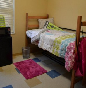 5 Strategies to Keep Your Dorm Room Clean!